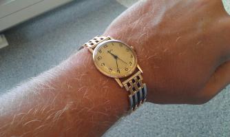 красивый процесс, спасибо.

а у меня старый СОВЕТСКИЙ  золотой "Луч".
долго искал механические, нашел, заказал золотой браслет, служат мне уже больше 15 лет, Класс, посмотрите какие тоненькие !
шедевр, не хуже Швейцарских !