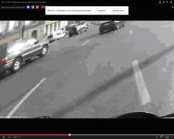 0.04 сек: мотоциклист во 2 полсе, Ниссан с включенным поворотником начинает перестроение с 4-ой в 3-ю полосу:

0.06 сек мотоциклист заметил перестроившийся Ниссан и сам уже пошел влево в  сторону 3 полосы:

0.07 сек  Момент удара, ясно видно что мотоциклист заехал на 3ю полосу, 2-ая полоса далеко справа:

0.08 сек мотоциклист возврашается во 2ую полосу

0.085 сек и ,наверное, по инерции возврашается в 3ю полосу

0.09 сек пересекает 3ю полосу и едет в 4ую полосу, но удерживается и остается на 3 полосе,
Хотя тут я уже запутался.
smotrim fotki