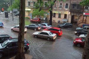 Ну, не только в Ростове (правда в разное время). И не они, а Он, например:  1,2 - Одесса; 3,4 - Израиль; 5,6 - Дания и Швеция; 7 - Анкара; 8 - Эр-Рияд. Ну а свидомым, Он просто затопил мозги дерьмом и теперь у них вместо человеческих слов изо рта вылетают какашки.