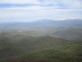 отсавить панику :)
все живы - и дома, и коттеджи и люди
все норм - у управляющей компании своя газовая котельная
воду горячую не отключали, только на пару\тройку дней профилактики снизили темпер и давление
но все равно она была горчая и стерильная
на башне кошерная кафешка, кормят приемлемо, только немного дороговато, могли бы и местным делать скидку
дорога хорошая, но есть два участка немного осевших
на башню от трассы ехать 12-ть км
много катаются туристических автобусов от различных пансионатов и санаториев
профит
людям нравится, а это есть гууд!!!!


с башни вид изумительный

последняя фотко - вид с виадука на жэ\дэ станции Мацеста
20-ть метров до моря