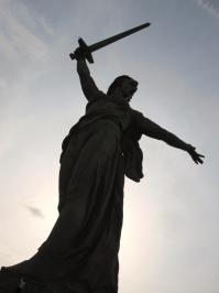 ...Родину-Мать видел!!! в 2012-ом году в апреле месяце
К сожалению моему чудовищному, много времени потратил на трассе Сызрань-Сталинград 
в Универмаг и в дом Павлова уже не успел