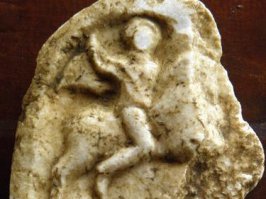 На самом деле - ето просто сказки. Реално християнская церква украла древного Конника, потому что не могла запретит поклонение перед его.