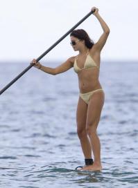 Люди!!! Ну что здесь сексуального, а? Ну окромя шеста, естессна....)))