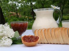 Каникулы у бабушки в деревне. И как то пили парное молоко и никто не заболел.