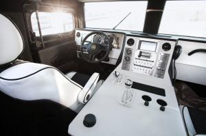 Комбат нервно курит!