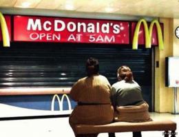 Ага, конечно. Ожирением у нас сколько человек страдает? А от атеросклероза сколько человек умирает? У всех этих женщин в фото поврежден гипофиз? Вы действительно считаете, что кол-во толстяков с поврежденными гипофизами и РЕАЛЬНЫМИ болезнями преобладают над обжорством?