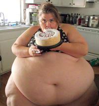 Ага, конечно. Ожирением у нас сколько человек страдает? А от атеросклероза сколько человек умирает? У всех этих женщин в фото поврежден гипофиз? Вы действительно считаете, что кол-во толстяков с поврежденными гипофизами и РЕАЛЬНЫМИ болезнями преобладают над обжорством?