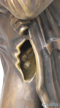 Если Мазоху засунуть руку в карман, говорят, что тоже желания сбываются;)