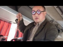 Толстяк в очках напомнил почему то: