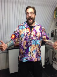 Мэтт Тэйлор, посадивший спускаемый модуль на комету, а впоследствии затравленный недоепонными бабами, т.н. "феминистками", за свою рубашку, сделал для человечества больше, чем весь этот, делающий "шоу" биомусор.