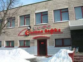 Это кафе находится в здании школы, "сытая деТка" называется, а умник фотошопа выдал альтернативное название)))