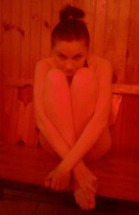 А я не покажу свой пресс: в девушке должна быть загадка)))