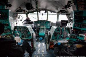Вот нашёл фотки кабины базового ми-26 и его новой модификации ми-26т2