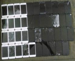 43 айфона... я бы посмотрел на эту девушку, а может и познакомился бы :)