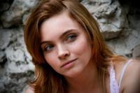 Для примера:
Наталья Земцова 
Вот, кто выглядит хорошо без фотошопа и макияжа ;)