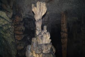 каменный цветок в Мокрушинской пещере в крае