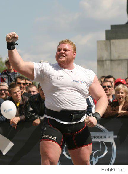 Ну что за хрень! Становая тяга в 2013 году у Бенедикта Магнуссона была 460 кг. И что за мода сплетать в кучу реальных спортсменов и адреналино-зависимых типажей.