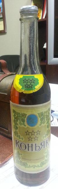 А я на чердаке на прошлой неделе нашел вон что. и думаю пить или не пить.