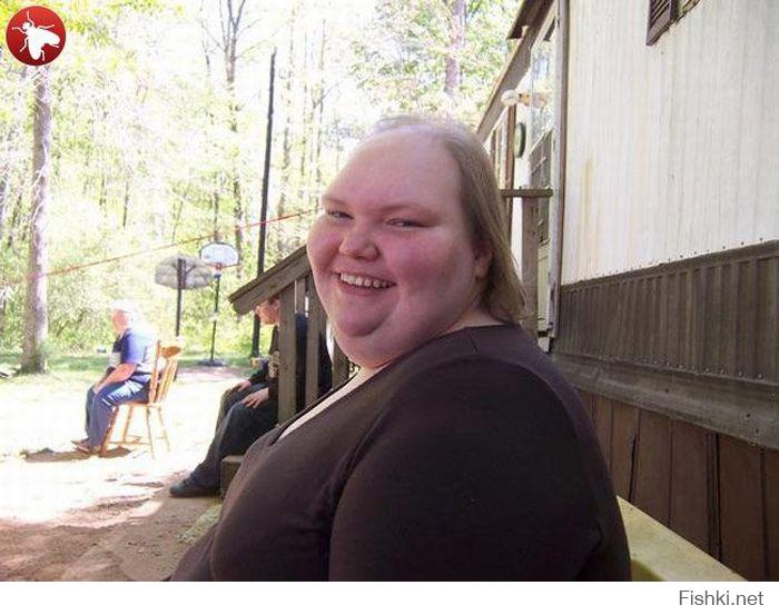 Ужасная тетя. Страшная толстая девушка. Толстая некрасивая девушка.