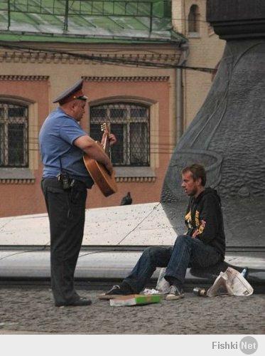 А ТЕПЕРЬ ПРОСЛУШАЙТЕ ЛЕКЦИЮ О ПРАВИЛАХ ДОРОЖНОГО ДВИЖЕНИЯ... ;)