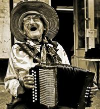 Да было уже!!! Миллион раз!!! Ей-богу, надоедает всё это. Авторы, ну не будьте придурками полными!!! Вы хоть смотрите. какой свежести ваш баян!!!