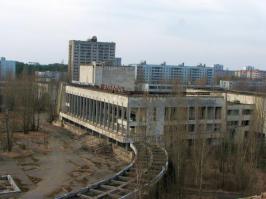 Да фигли - дом??? Херня это всё! Есть целые заброшенные города, вот это - куда интересней. Чернобыль, например.