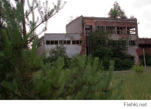 Да фигли - дом??? Херня это всё! Есть целые заброшенные города, вот это - куда интересней. Чернобыль, например.