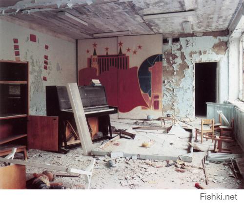 Да фигли - дом??? Херня это всё! Есть целые заброшенные города, вот это - куда интересней. Чернобыль, например.