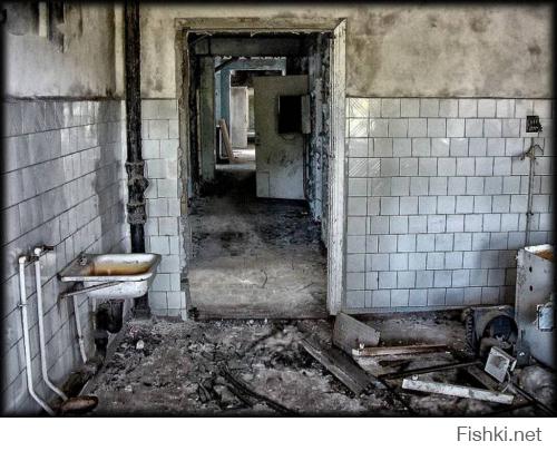 Да фигли - дом??? Херня это всё! Есть целые заброшенные города, вот это - куда интересней. Чернобыль, например.