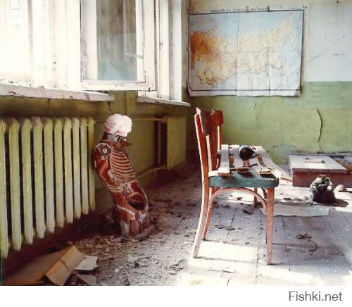 Да фигли - дом??? Херня это всё! Есть целые заброшенные города, вот это - куда интересней. Чернобыль, например.