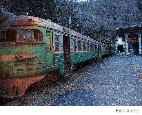 Да фигли - дом??? Херня это всё! Есть целые заброшенные города, вот это - куда интересней. Чернобыль, например.