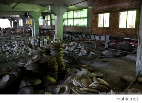 Да фигли - дом??? Херня это всё! Есть целые заброшенные города, вот это - куда интересней. Чернобыль, например.