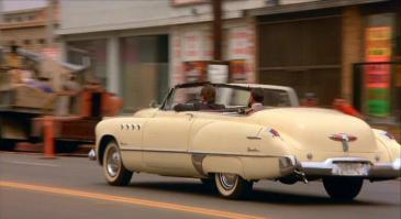 Какбэ - на любителя. ИМХО: для такого кургузого кабрио, четыре узких двери - портят всю картину. Я б переварил и сделал двухдверку (причем, двери - удлинить, чтоб назад спокойно залезать, как в настоящих американских, у того же бьюика, например).