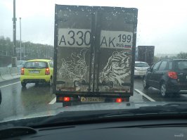 Вы меня, конечно, извините, но эта грязь - искусственная. Это всё равно что рисовать песком. Настоящее реальное "грязное" искусство - вот: