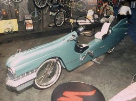 Концепт мотоцикла Akrapovic "Full Moon"