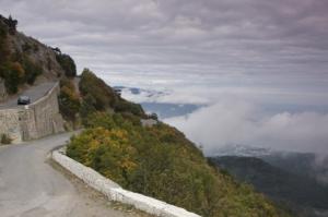 Дорога на Ай-Петри. Не раз ездил. Рекомендую :)