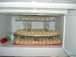 В морозилке удобно хранить пельмени:)