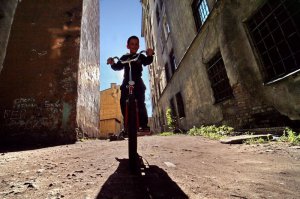 Что у него с рулем?