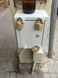 Чтож там такое заныкано?:)