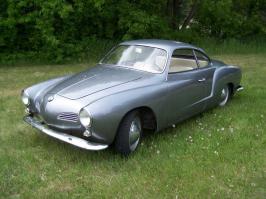 Респект за проделанную работу, но внешний вид получившегося авто оставляет желать лучшего. Куча совершенно не сочетающихся между собой элементов. В оригинале автомобиль гораздо красивее.