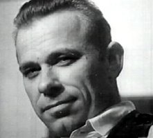 А как же Джон Диллинджер? Что за подборка гангстеров, без него?)