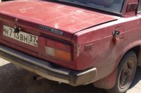 А тут грамотнее, отверткой не открутишь..