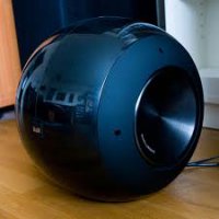 Современная хрень и рядом не стояла?)) Вы много акустики слушали? У меня, например, B&W 603 - фронты, VM-1 на голос и тылы, и PV-1 саб, в связке с ресивером Onkyo. S-90 и Корветы нервно курят у них. Так что - это все таки ностальгия