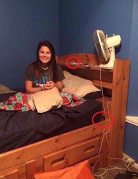 Еще похоже презик не выкинули))