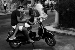 Компания по производству мотоциклов, принадлежащая Киану Ривзу