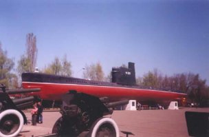 класс! прочитал все коменты порадовался, вот как фотки старой подводной лодки, без какойто особой привязки к местности, а все равно отнесли к Украине? хотелось бы побольше фоточек самой лодки внутри, чем криков какие украинцы плохие. а автору скажу так, если уже считаете что в Украине всего 2 лодки, то заблуждаетесь, наш флот могуч , аж 3 штуки