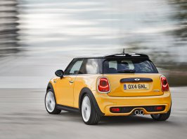 Куда мне ставить продукты, которые я купил в магазине?
Машину сделали, чтобы окончательно оглохнуть нахрен!)))
кстати дизайн машины слизали с TOYOTA IQ и mini cooper-особенно