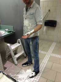 Ну, от того ещё волосы на руках растут, и можно ослепнуть!