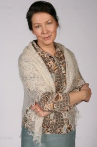 Младший сержант Варя Синичкина (Наталья Данилова)
К счастью, Наталья Юрьевна в настоящее время очень много снимается, озвучивает и на мой взгляд прекрасно выглядит. :)