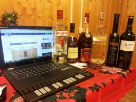 Бой курантов слушал на работе, с бокалом шампанского в руке. И больше ни-ни. Тяжко. Но сейчас! Приехал на дачу, затопил печурку, сижу, жду друзей и... что-то будет! Это только половина батареи. Не считая двух ящиков правильного Крушовице. Вобщем... всех с праздником. Удачи в жизни. Достатка в семье. Здоровья конечно. Хорошего настроения. Как говорил товарищ Леопольд "-Давайте жить дружно". Вместе мы сделаем этот мир лучше, чище и добрее. С Новым Годом!